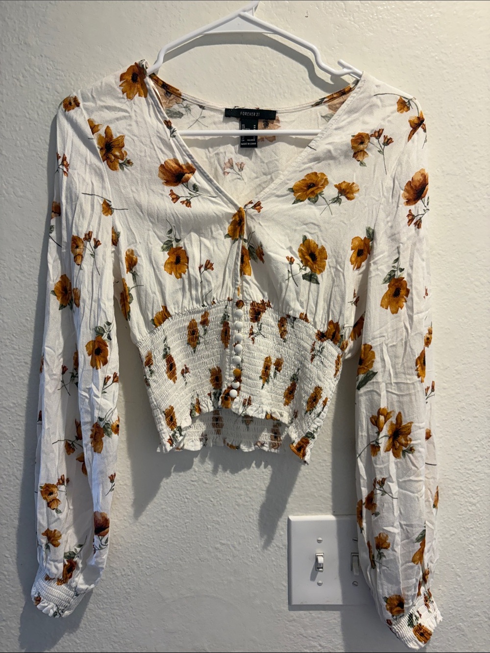 Forever 21 White Cropped floral blouse